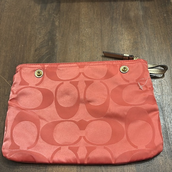 Signature Coach Pouch Coral 2009 - Picture 2 of 2